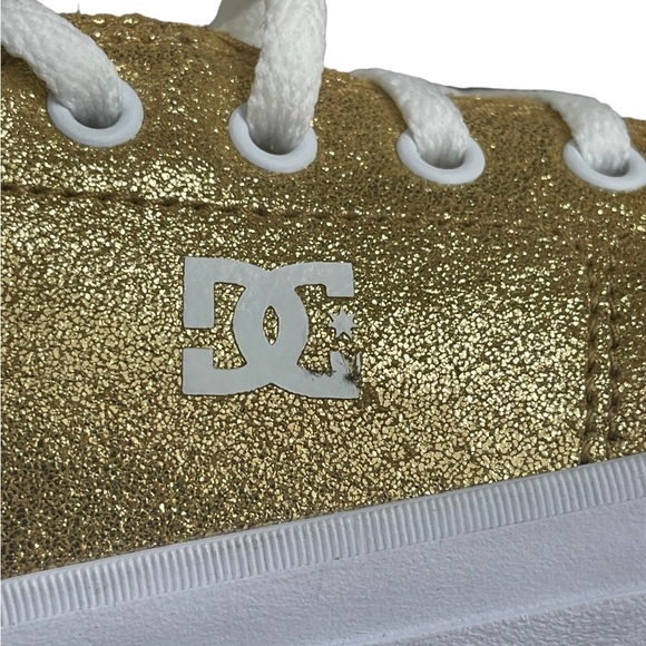 DC Women Trase Platform
Casual Shoes Gold US Size 8.5
NWB Metallic Fabric - Picture 11 of 12
